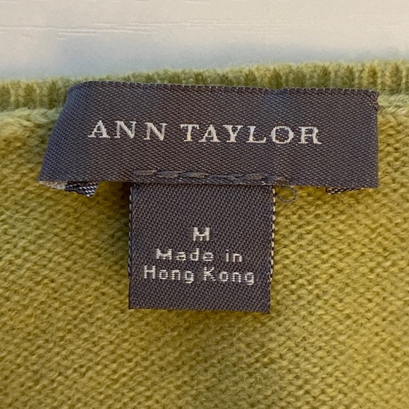 Ann Taylor 100% Cashmere V-neck Sweater Lime Green color Size Medium - Picture 7 of 13